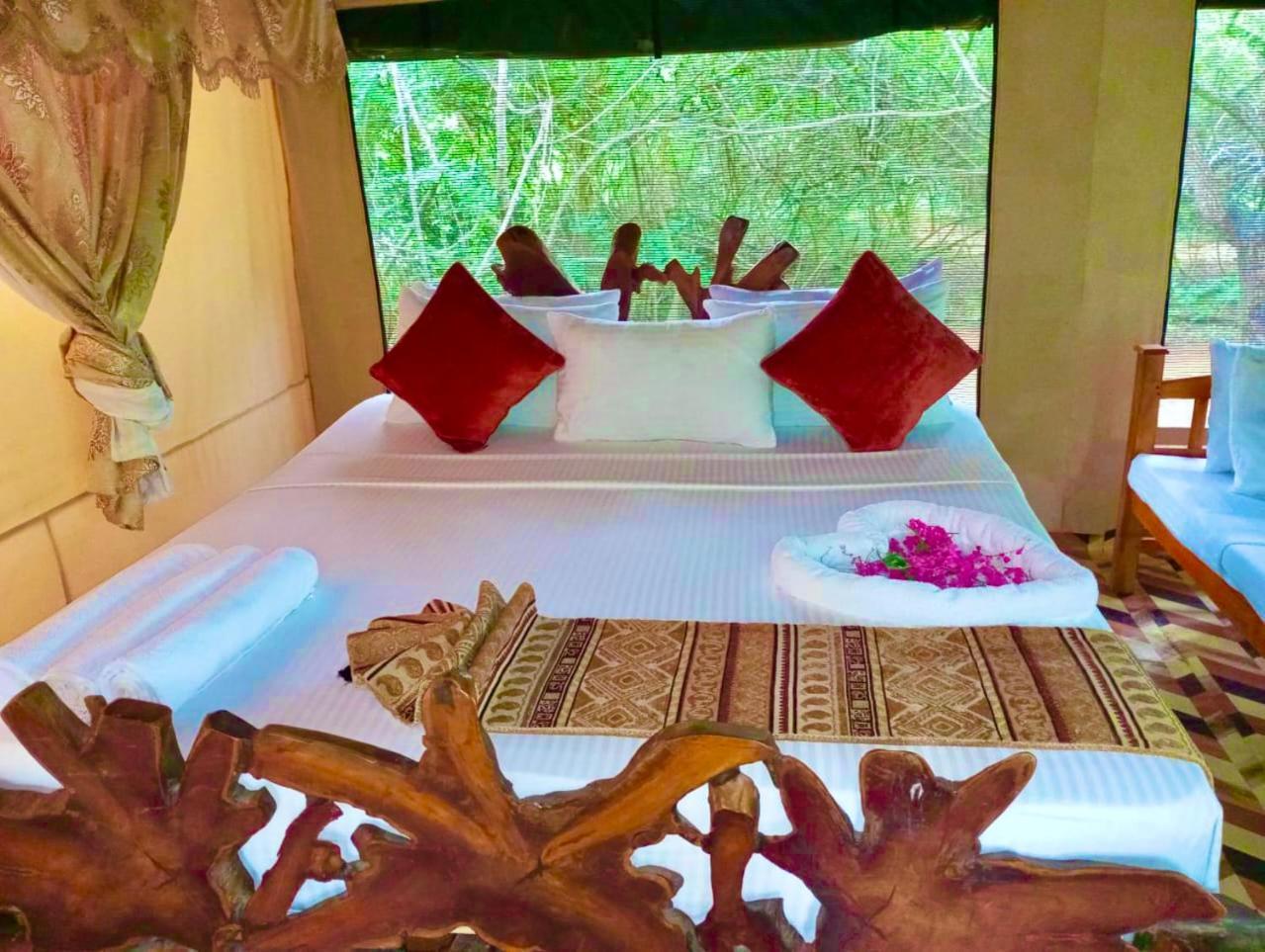 Yala Podi Hoona Bush Camp Hotel Buitenkant foto